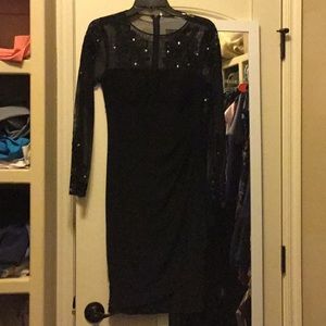 Gorgeous little black dress!